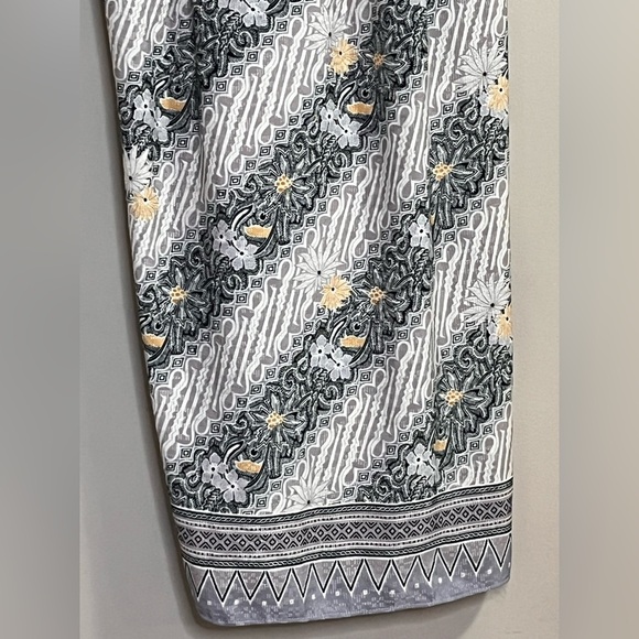 NWOT Cynthia Toung Gray flora skirt or sarong size medium - Picture 4 of 9